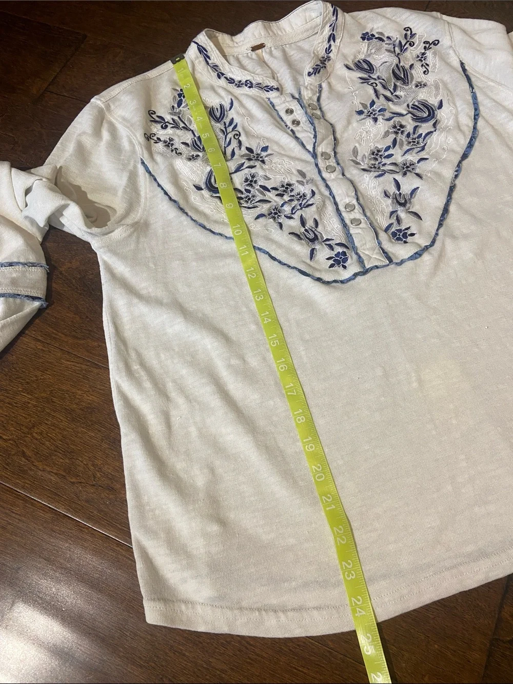 Free People Henley Top SZ L Western Bohemian Sundance Kid Embroidered Pearl Snap